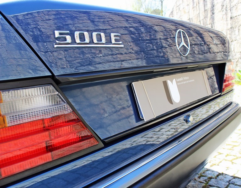 Mercedes-Benz W124 500E